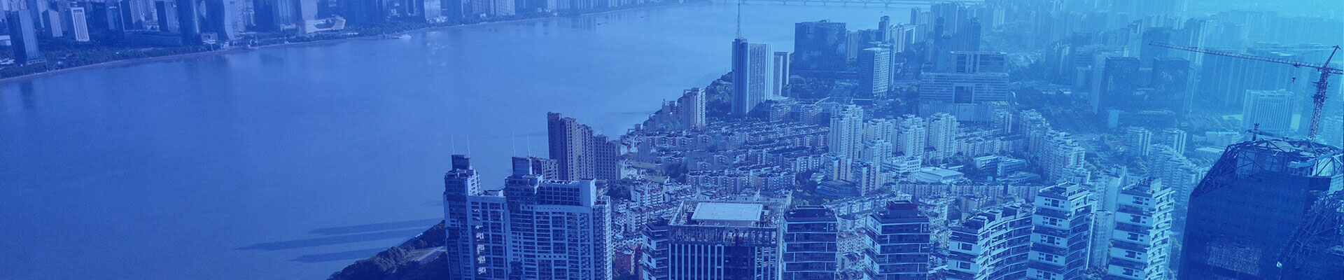 旨在通过整合资源，提升乡村快递物流水平，解决“最后一公里”配送难题。溪鸟共配通过整合车辆和人力资源，集中仓储、统一分拣和配送，优化城乡末端服务，降低流通成本，提升派送效率